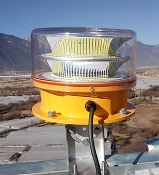 CM-15 Medium Intensity White Flashing Obstruction Light Installed